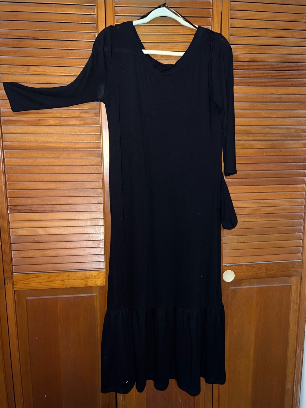 Zenana Outfitters Black Long Sleeve Ruffle-Hem Maxi Dress